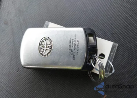 2013 Toyota Sienna Xle 7 Passenger z USA, uszkodzony, nr VIN 5TDDK3DC3DS049505